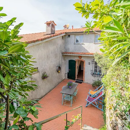 Casale In Vigna, Cinqueterrecoast Nyaraló *
